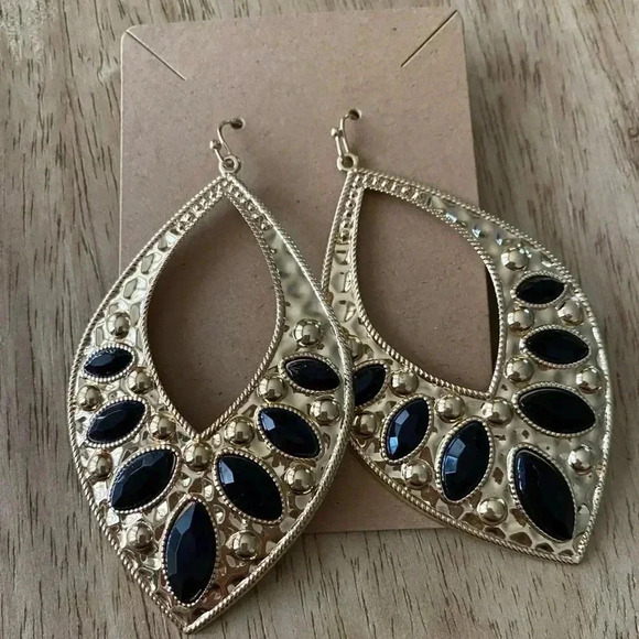 🆕 Gold Tone Angel Tear Dangle Earrings With Black Stones Accents 🆕 - Picture 1 of 2
